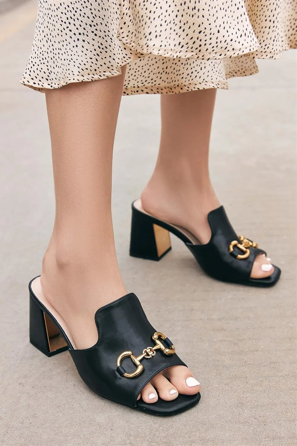 gihubafuil Women's Sandals Peep Toe Slides Chunky Heel Mules Single Band Comfort Slip-on Shoes with Metal Chain for Spring Summer