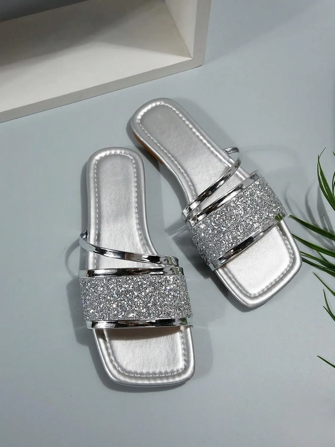 GORGLITTER Women's Sequin Flat Sandals Metallic Fashion Dressy Sandals