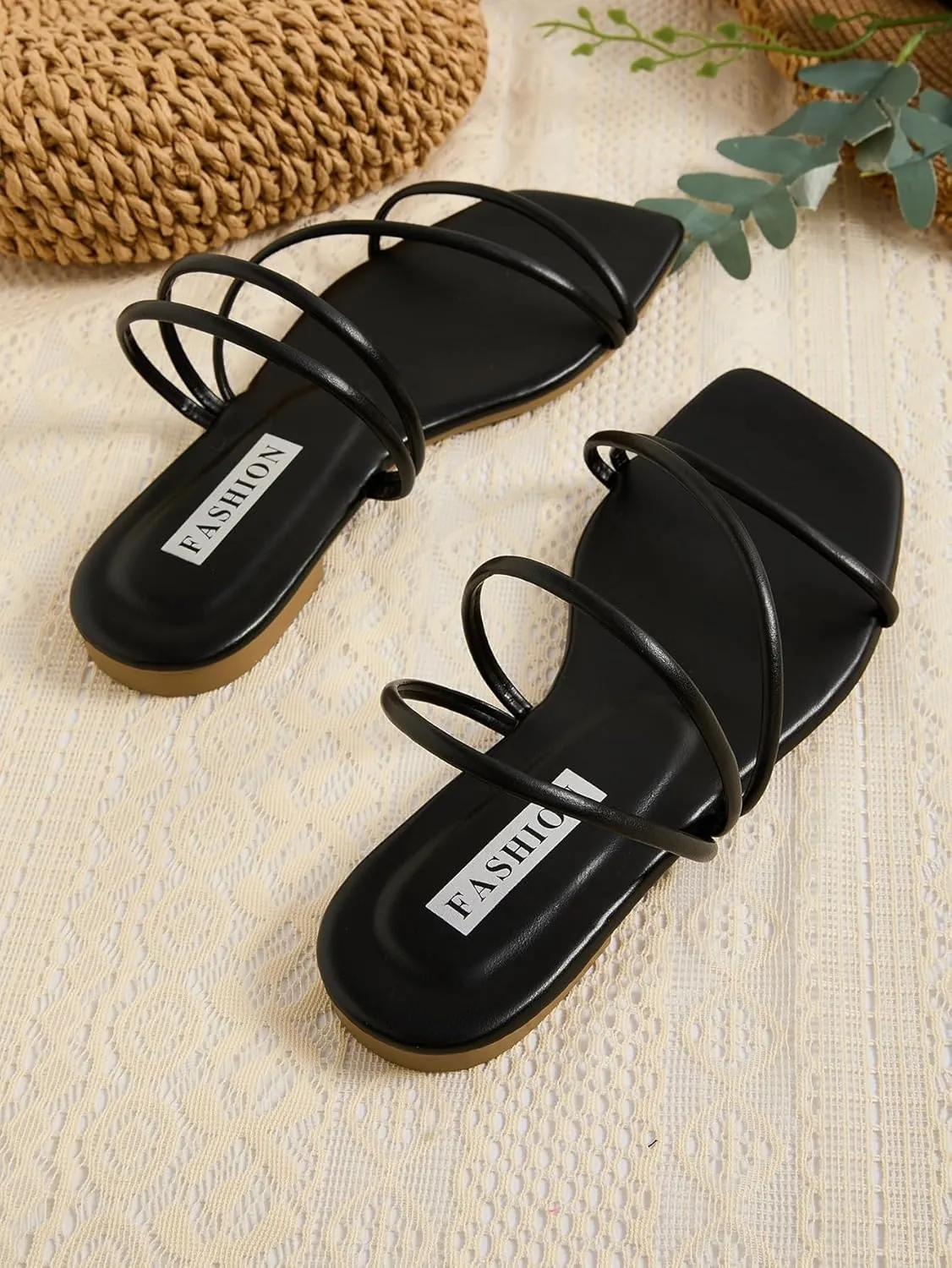 GORGLITTER Women's Strappy Sandals Criss Cross Strap Flat Sandals Open Toe Slides Shoes