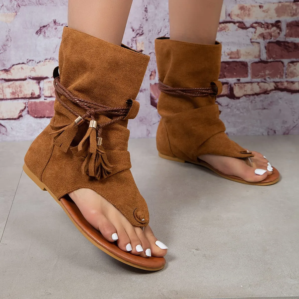 Retro Flat Tassel Gladiator Sandals for Women Bohemian Clip-Toe Flocking Fringe Sandals Casual Summer T-Strap Sandals
