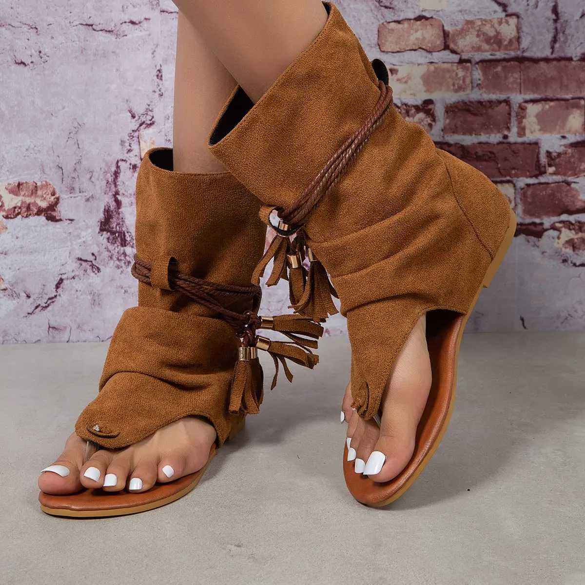 Retro Flat Tassel Gladiator Sandals for Women Bohemian Clip-Toe Flocking Fringe Sandals Casual Summer T-Strap Sandals