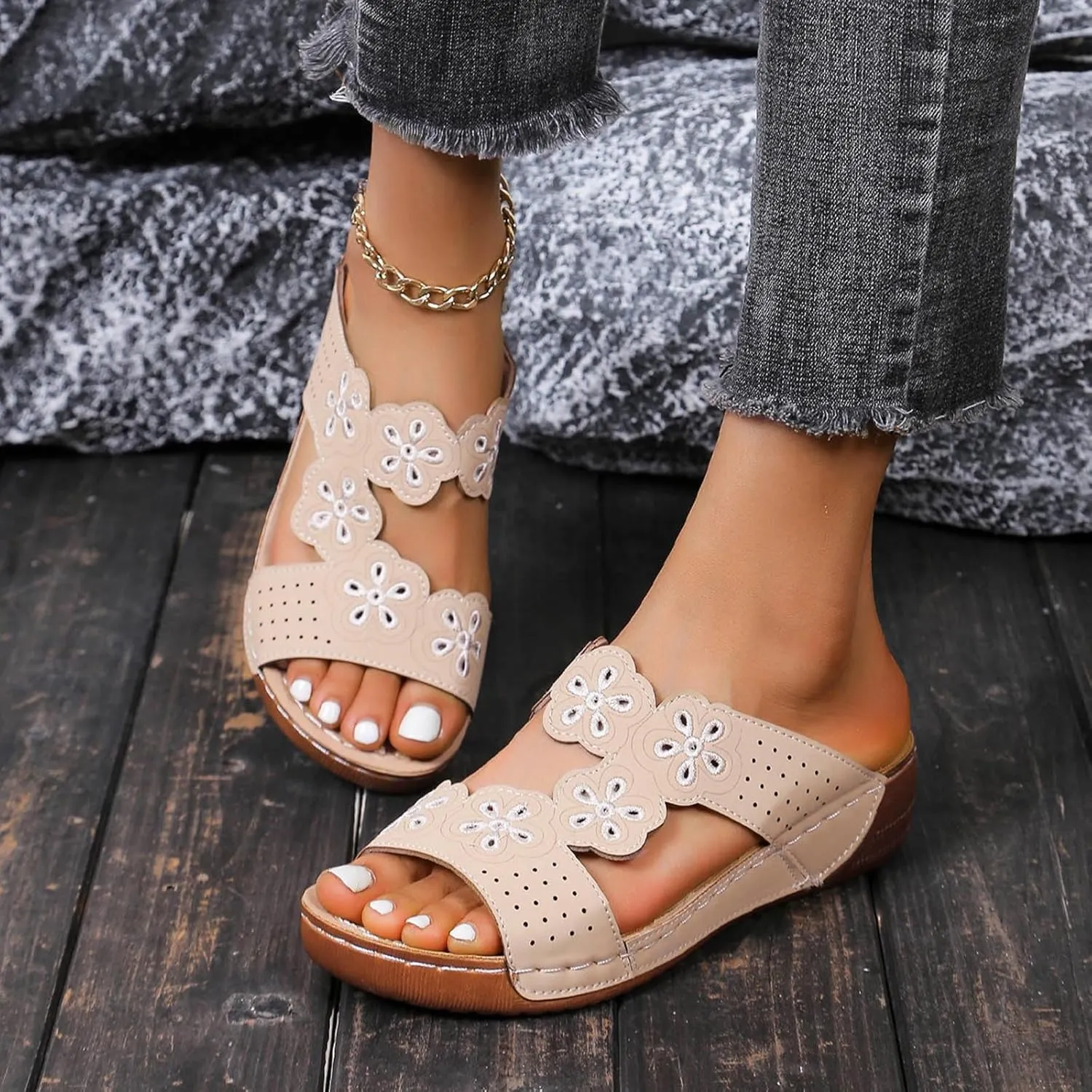 Women's Classic Leather Sandals Lightweight Flat Sandals Cute Hollow Out Flower One Stirrup Casual Walking Slippers, 4
