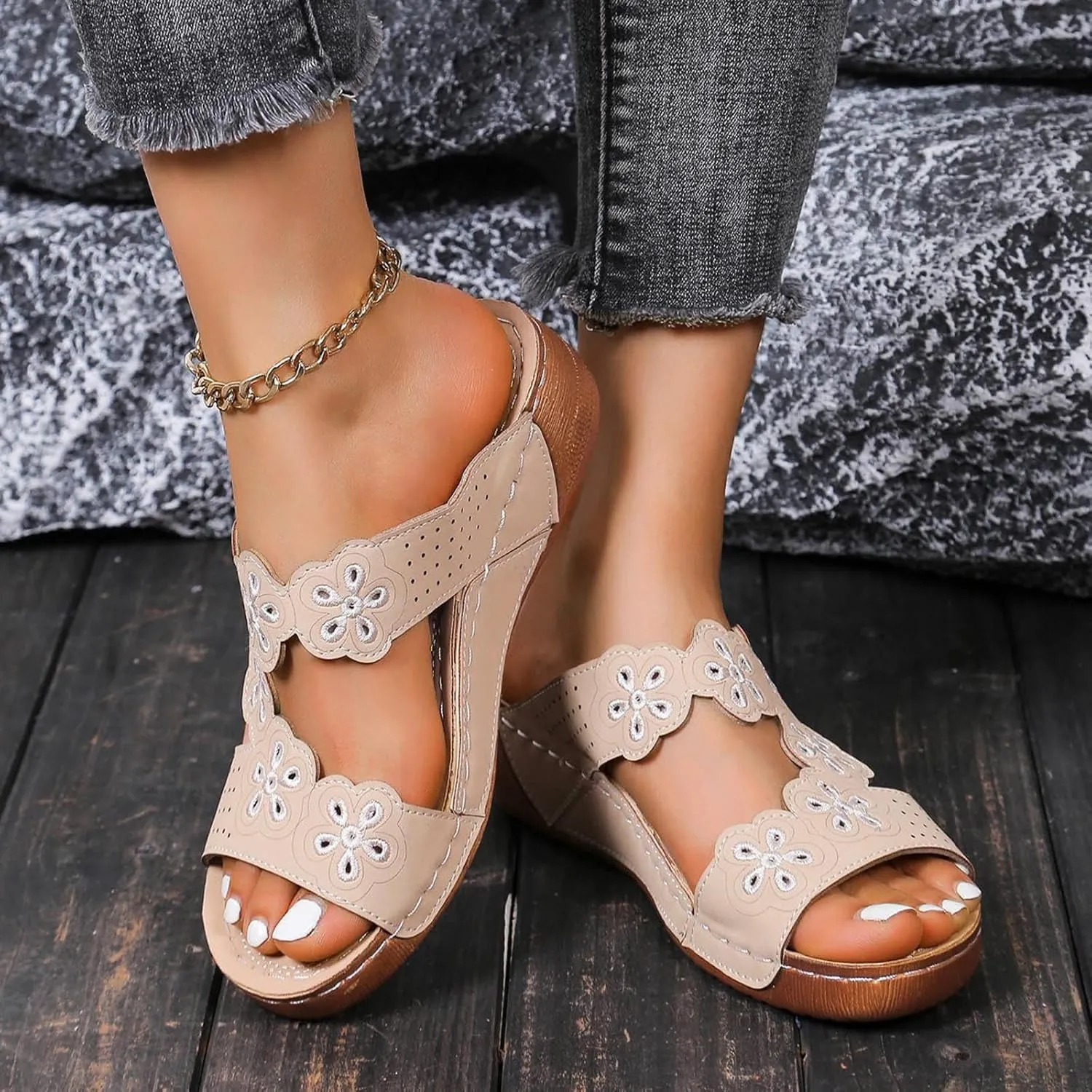Women's Classic Leather Sandals Lightweight Flat Sandals Cute Hollow Out Flower One Stirrup Casual Walking Slippers, 4